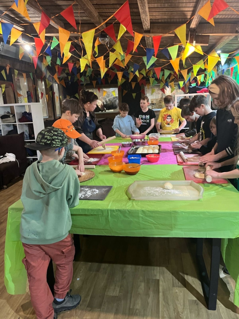 подростки отдыхают весной