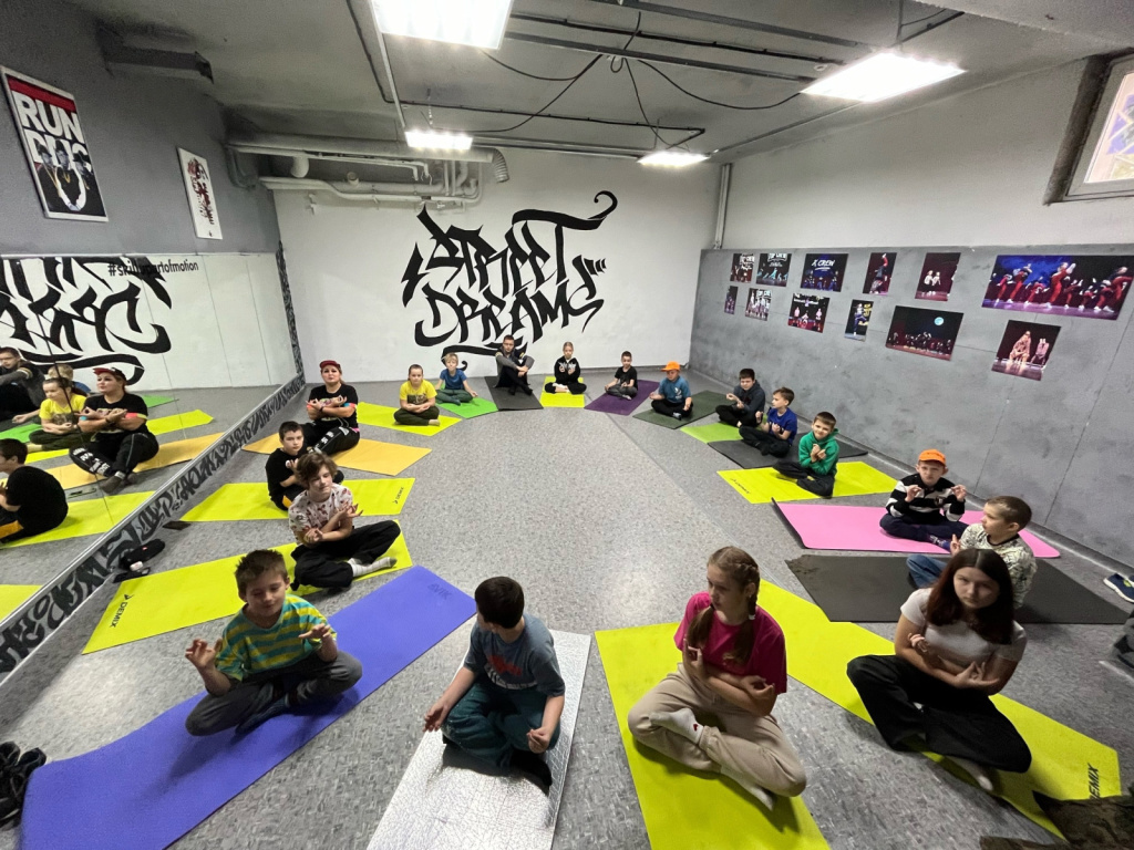 дети осенью на отдыхе